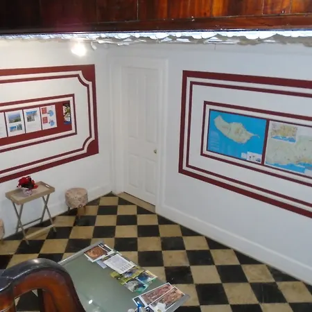 Hostal Funchal109 Hostel *